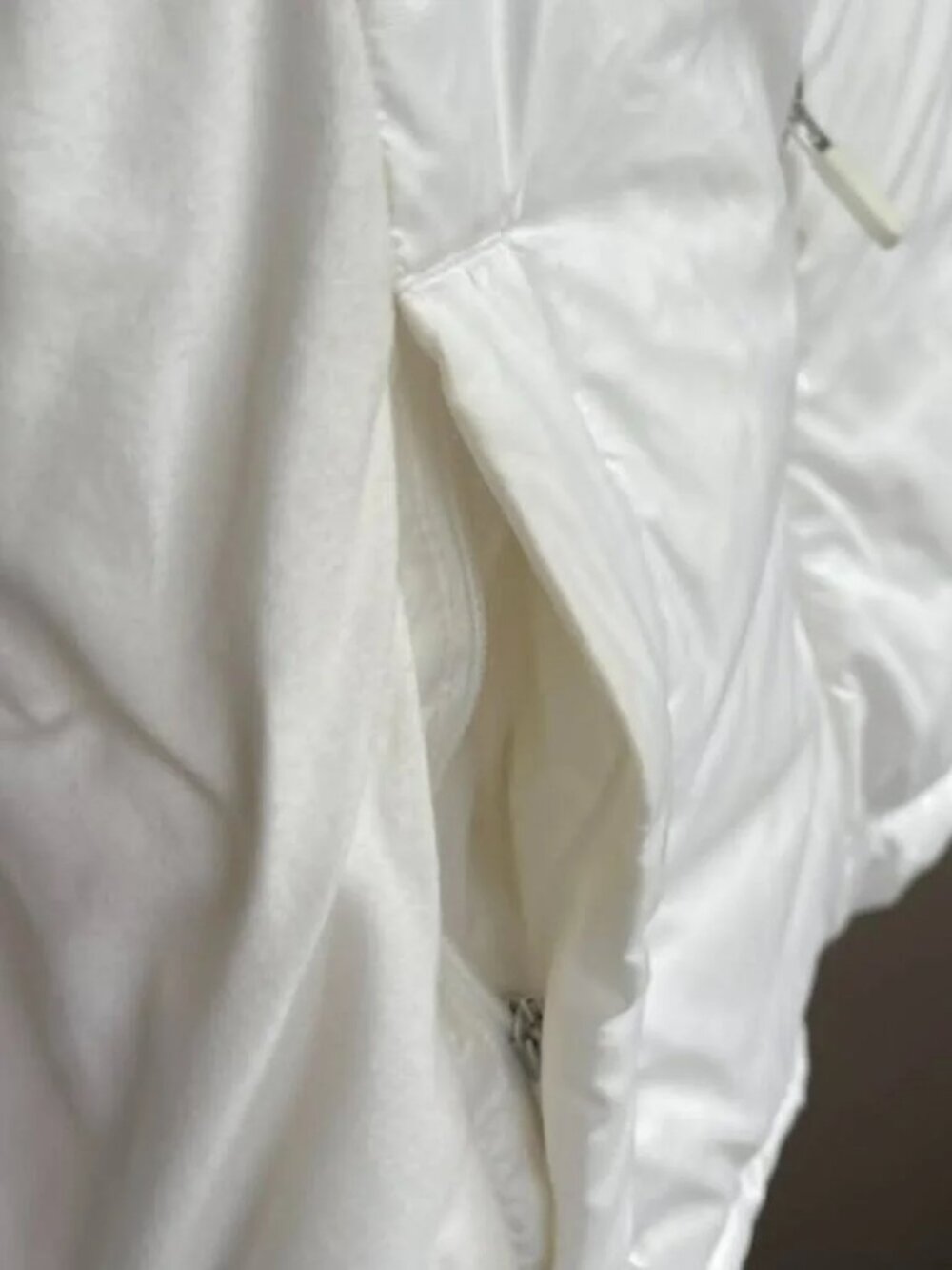 Lululemon White Down For A Run II Jacket 800 Fill Puffer Hooded Sz 8 - Picture 3 of 7